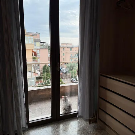 Private And Quiet Homestay Rome